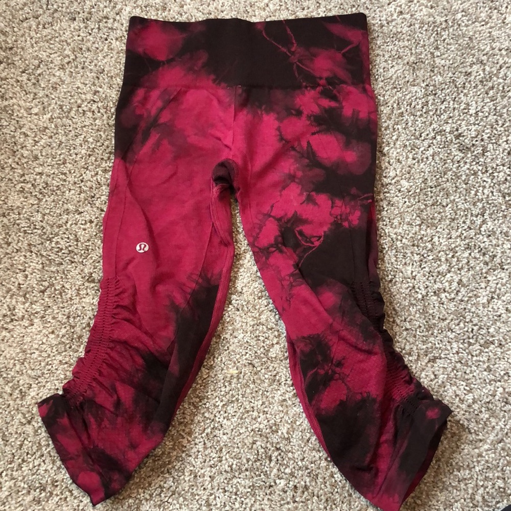 Lululemon 17” Pink & Black Marble Leggings Size 4